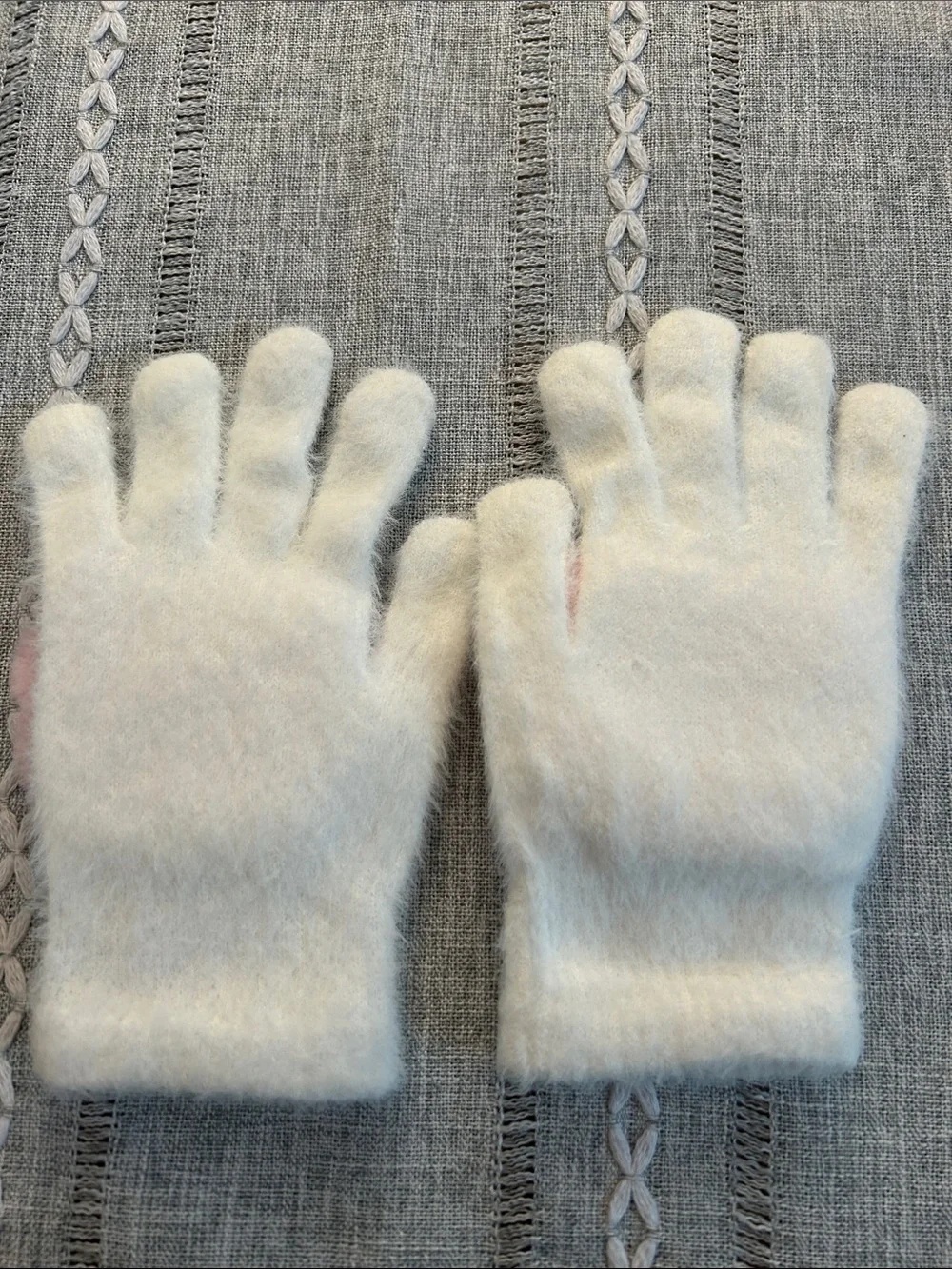 Hello Kitty White & Pink Kids Gloves with Gem Tips